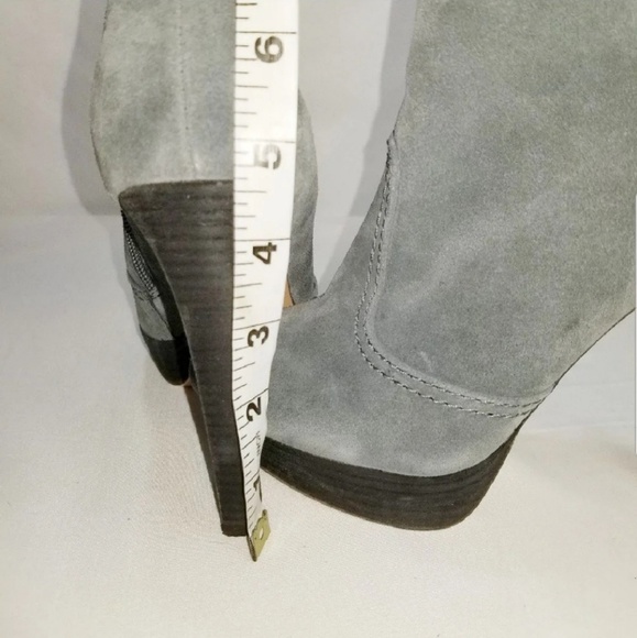 BCBGMaxAzria Aubrey Grey Leather Heeled Boots 7 - Picture 5 of 7